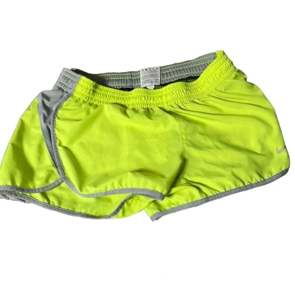 Nike women's active short neon green size medium